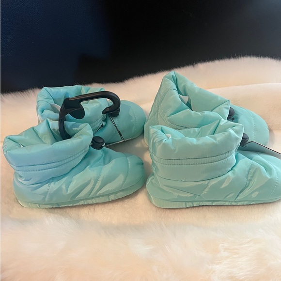 North side Booties - Picture 2 of 3